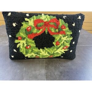 Peking Handicraft Holiday Wreath Hook Throw Pillow Small NWT